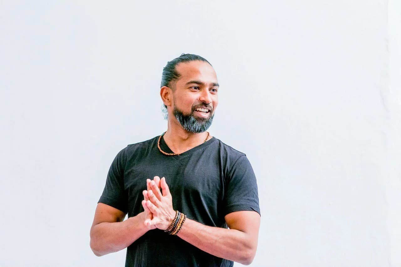 Dylan Ayaloo smiling at a live session